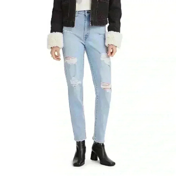 Levi’s High Rise Mom Jean in Shred of Dignity, size 32x27, NWT